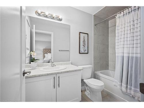 271 Dalgleish Trail, Hamilton, ON - Indoor Photo Showing Bathroom