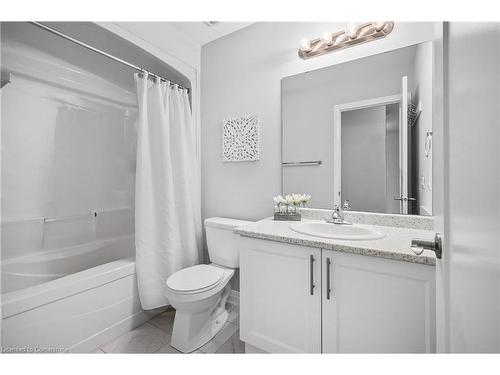 271 Dalgleish Trail, Hamilton, ON - Indoor Photo Showing Bathroom