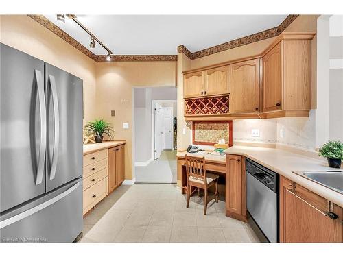 54 Greentrail Drive, Mount Hope, ON - Indoor Photo Showing Kitchen