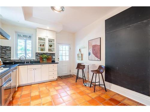 24 Bruce Street, Hamilton, ON - Indoor Photo Showing Kitchen