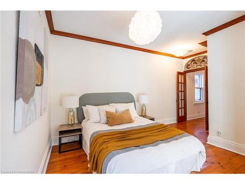 24 Bruce Street, Hamilton, ON - Indoor Photo Showing Bedroom