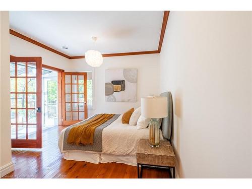 24 Bruce Street, Hamilton, ON - Indoor Photo Showing Bedroom