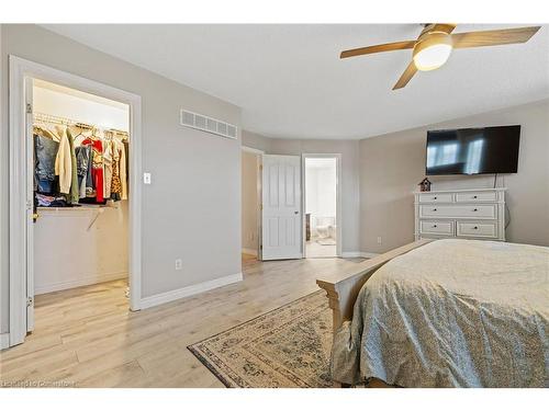 76 Redfern Avenue, Hamilton, ON - Indoor Photo Showing Bedroom