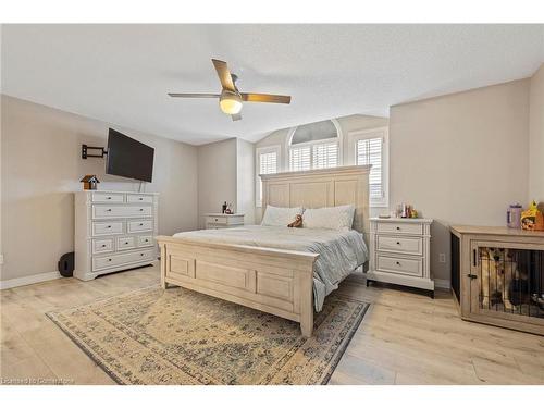 76 Redfern Avenue, Hamilton, ON - Indoor Photo Showing Bedroom