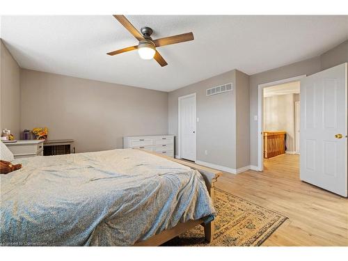 76 Redfern Avenue, Hamilton, ON - Indoor Photo Showing Bedroom