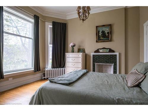 347 Queen Street S, Hamilton, ON - Indoor Photo Showing Bedroom