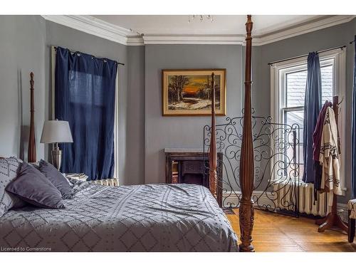 347 Queen Street S, Hamilton, ON - Indoor Photo Showing Bedroom