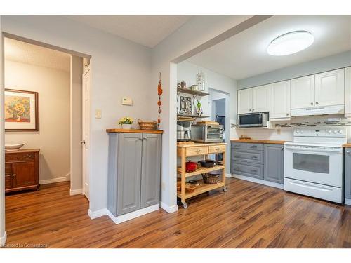 95-185 Denistoun Street, Welland, ON - Indoor Photo Showing Kitchen