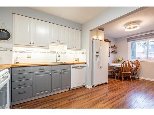 95-185 Denistoun Street, Welland, ON - Indoor Photo Showing Kitchen