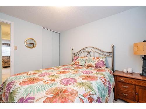 95-185 Denistoun Street, Welland, ON - Indoor Photo Showing Bedroom