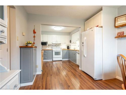 95-185 Denistoun Street, Welland, ON - Indoor Photo Showing Kitchen