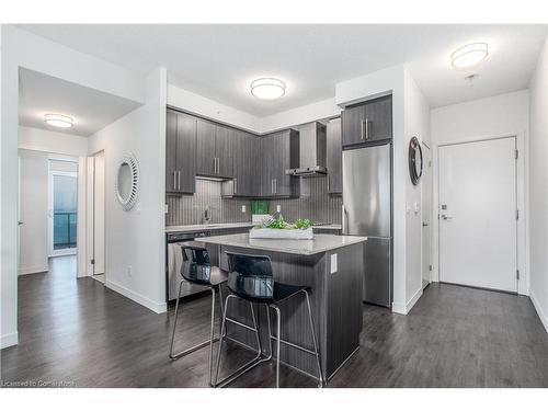 1608-2081 Fairview Street, Burlington, ON - Indoor Photo Showing Kitchen With Upgraded Kitchen