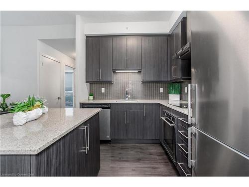 1608-2081 Fairview Street, Burlington, ON - Indoor Photo Showing Kitchen With Upgraded Kitchen