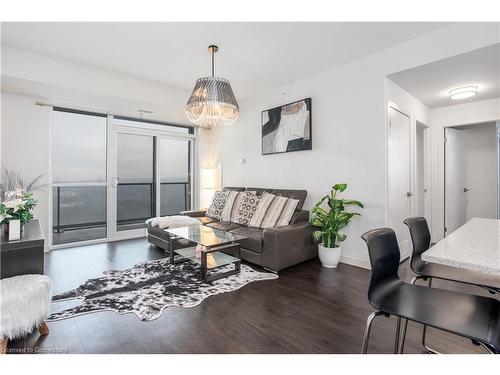 1608-2081 Fairview Street, Burlington, ON - Indoor Photo Showing Living Room