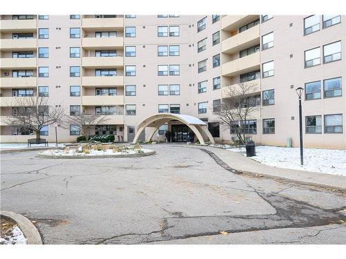 406-700 Dynes Road, Burlington, ON - Outdoor With Balcony With Facade