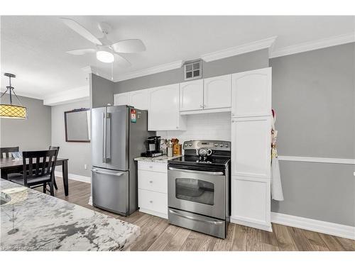 406-700 Dynes Road, Burlington, ON - Indoor Photo Showing Kitchen