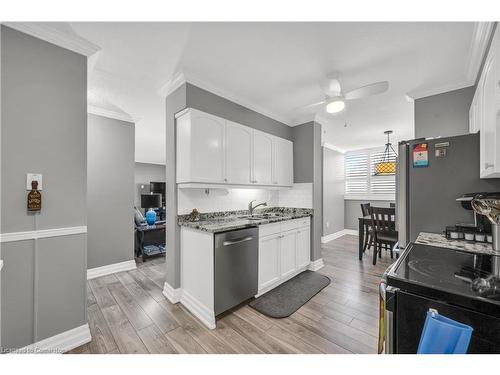 406-700 Dynes Road, Burlington, ON - Indoor Photo Showing Kitchen With Stainless Steel Kitchen