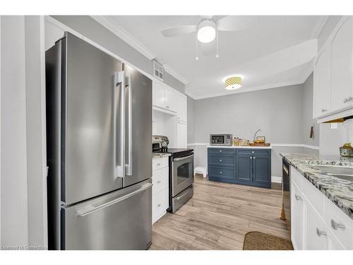 406-700 Dynes Road, Burlington, ON - Indoor Photo Showing Kitchen With Stainless Steel Kitchen