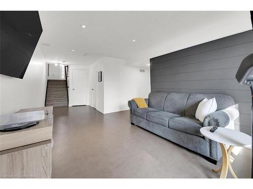 80 Myers Lane, Ancaster, ON - Indoor Photo Showing Living Room