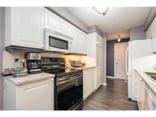 107-980 Golf Links Road, Ancaster, ON - Indoor Photo Showing Kitchen