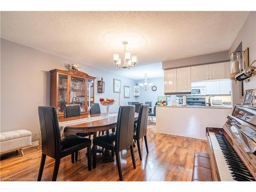 107-980 Golf Links Road, Ancaster, ON - Indoor Photo Showing Dining Room