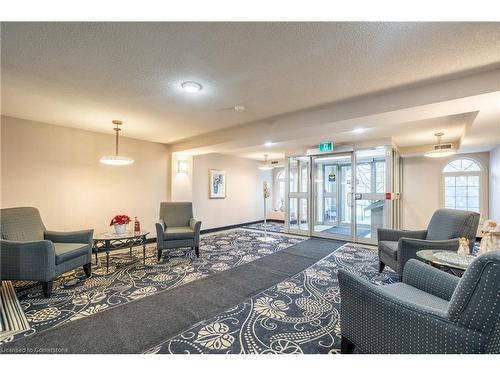 107-980 Golf Links Road, Ancaster, ON - Indoor