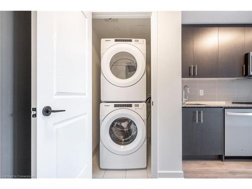 513-345 Wheat Boom Drive, Oakville, ON - Indoor Photo Showing Laundry Room