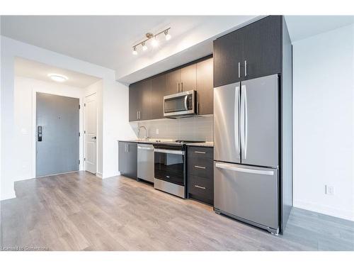 513-345 Wheat Boom Drive, Oakville, ON - Indoor Photo Showing Kitchen