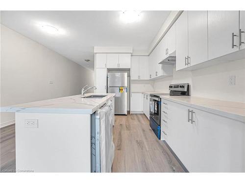 19 Lidstone Street, Cambridge, ON - Indoor Photo Showing Kitchen With Upgraded Kitchen