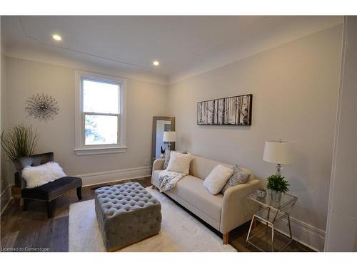 66 Dundurn Street N, Hamilton, ON - Indoor Photo Showing Living Room