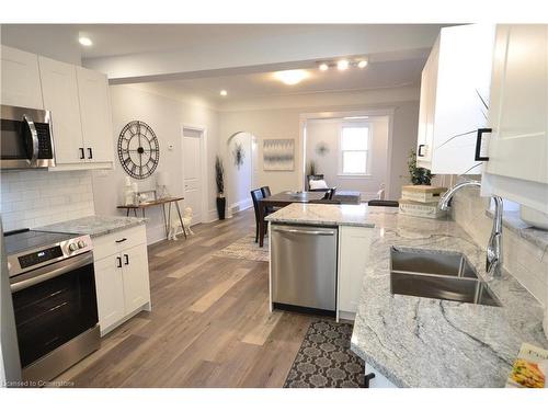 66 Dundurn Street N, Hamilton, ON - Indoor Photo Showing Kitchen With Double Sink With Upgraded Kitchen