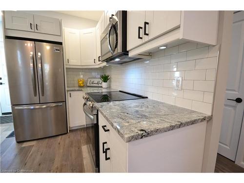 66 Dundurn Street N, Hamilton, ON - Indoor Photo Showing Kitchen With Upgraded Kitchen