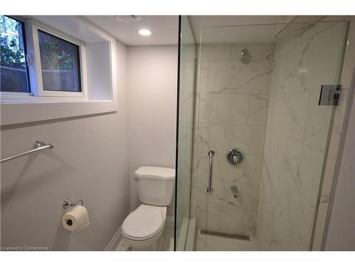 66 Dundurn Street N, Hamilton, ON - Indoor Photo Showing Bathroom