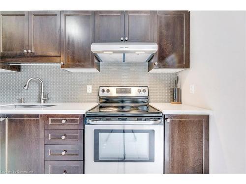 4184 Galileo Common, Burlington, ON - Indoor Photo Showing Kitchen With Upgraded Kitchen