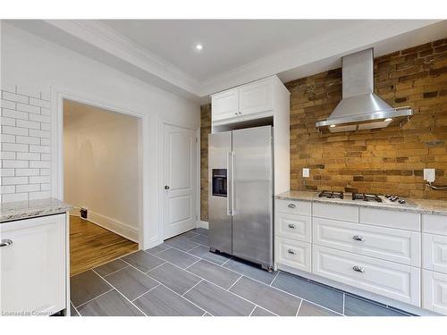 18 Spring Street, Hamilton, ON - Indoor Photo Showing Kitchen