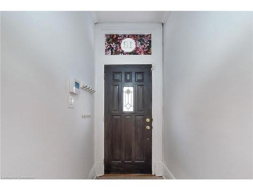 18 Spring Street, Hamilton, ON - Indoor Photo Showing Other Room