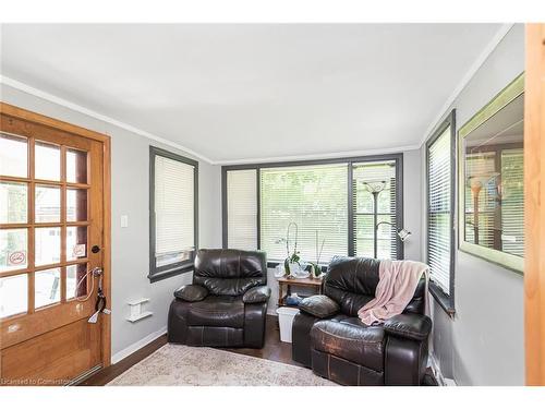 2 Mountain Brow Boulevard, Hamilton, ON - Indoor Photo Showing Living Room