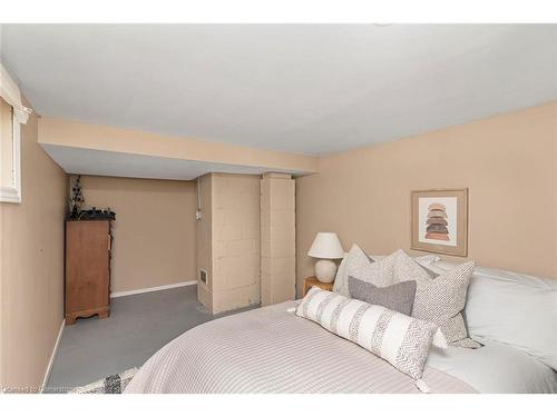 2 Mountain Brow Boulevard, Hamilton, ON - Indoor Photo Showing Bedroom