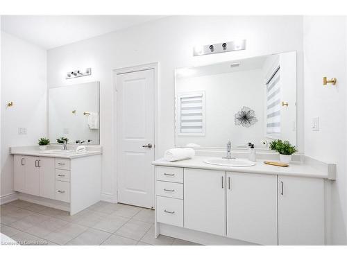 158 Agro Street, Waterdown, ON - Indoor Photo Showing Bathroom