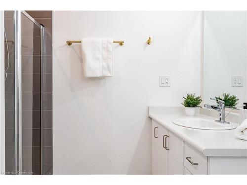 158 Agro Street, Waterdown, ON - Indoor Photo Showing Bathroom