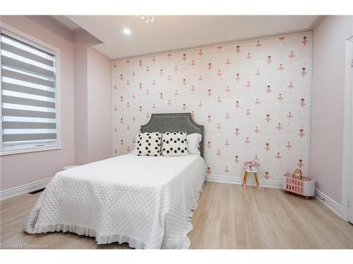 158 Agro Street, Waterdown, ON - Indoor Photo Showing Bedroom