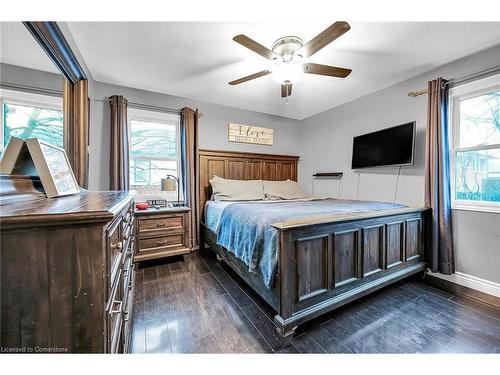 766 Upper Gage Avenue, Hamilton, ON - Indoor Photo Showing Bedroom