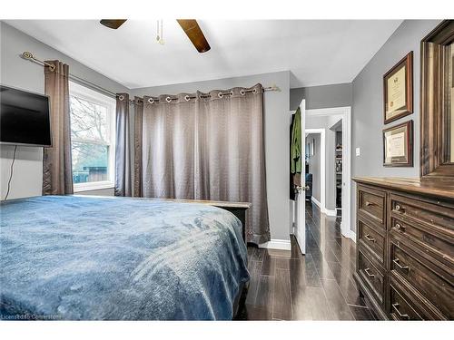 766 Upper Gage Avenue, Hamilton, ON - Indoor Photo Showing Bedroom