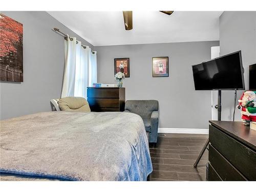 766 Upper Gage Avenue, Hamilton, ON - Indoor Photo Showing Bedroom