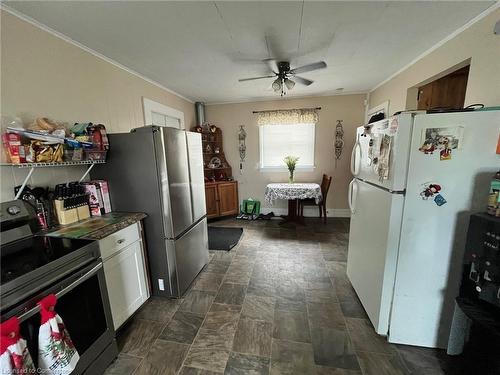 300 George Street, Dunnville, ON - Indoor Photo Showing Kitchen