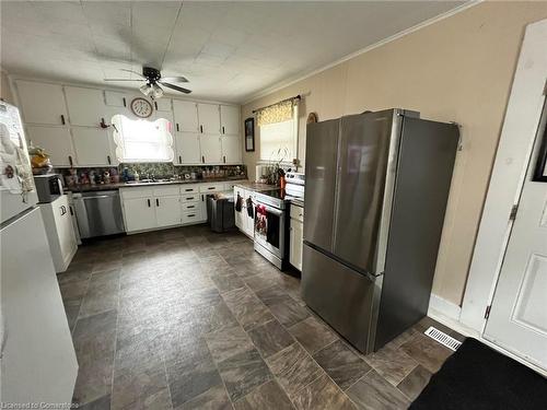 300 George Street, Dunnville, ON - Indoor Photo Showing Kitchen