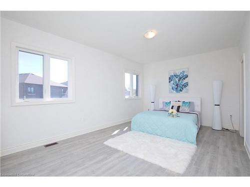 92 Elstone Place, Waterdown, ON - Indoor Photo Showing Bedroom