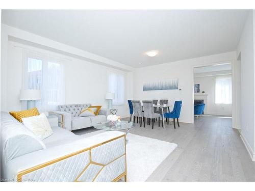 92 Elstone Place, Waterdown, ON - Indoor Photo Showing Living Room