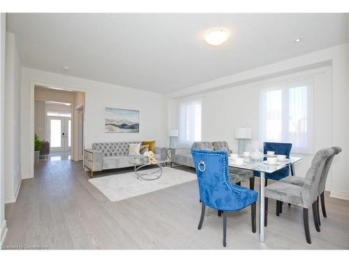 92 Elstone Place, Waterdown, ON - Indoor Photo Showing Dining Room