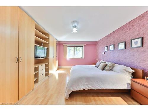 981 Valdese Drive, Mississauga, ON - Indoor Photo Showing Bedroom